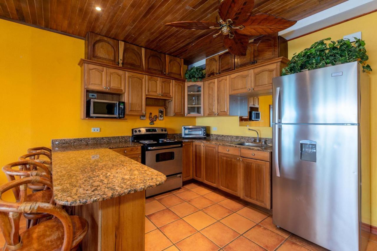 Warm Interiors And Orange Hues On Ground Floor In Front Of Beach Playa Flamingo Exterior photo