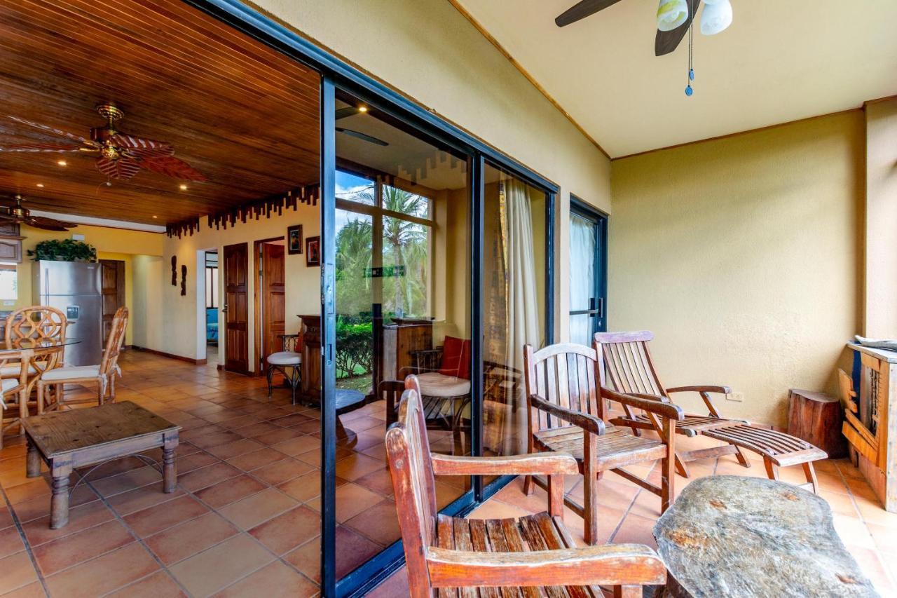 Warm Interiors And Orange Hues On Ground Floor In Front Of Beach Playa Flamingo Exterior photo
