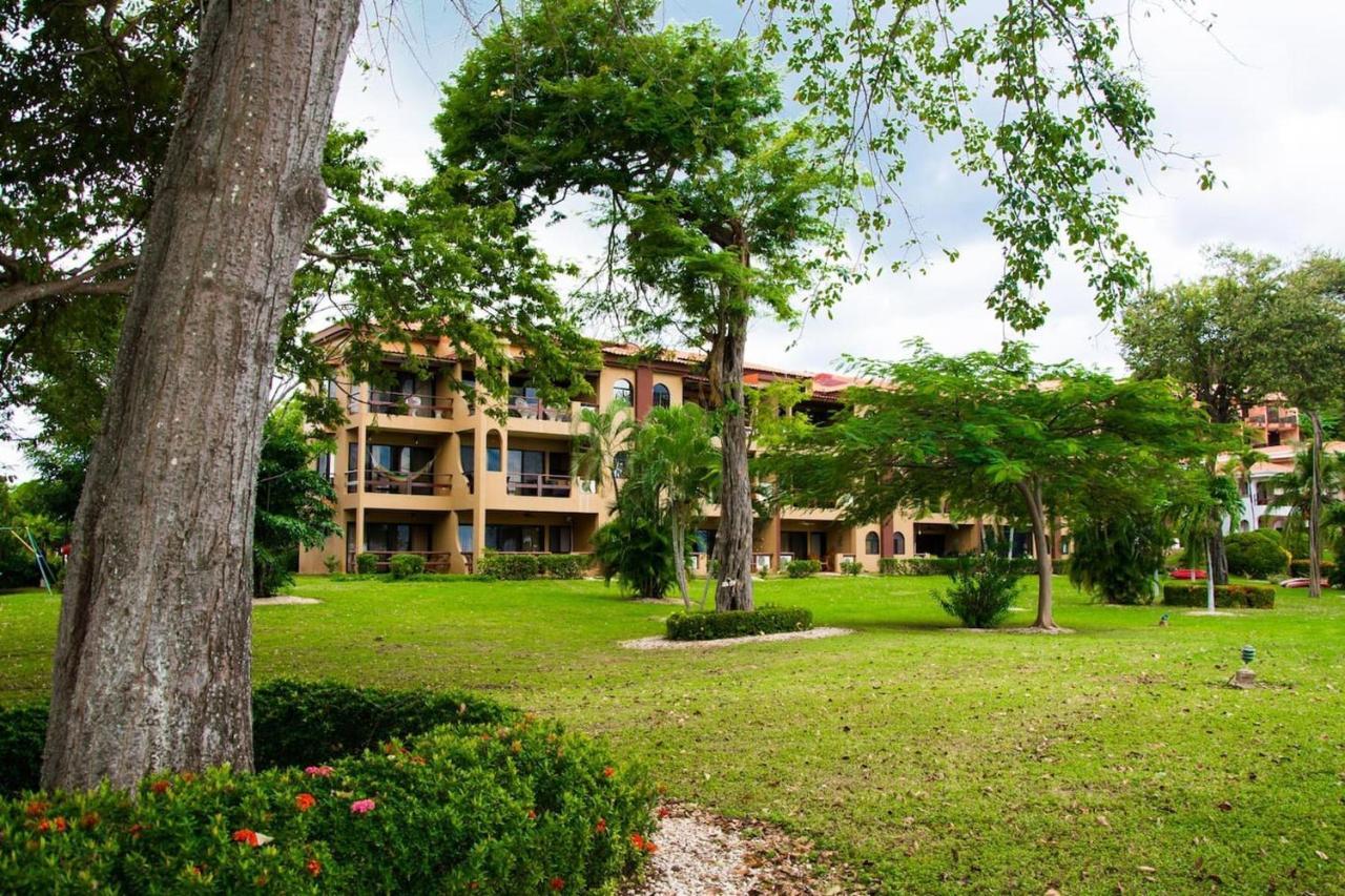 Warm Interiors And Orange Hues On Ground Floor In Front Of Beach Playa Flamingo Room photo